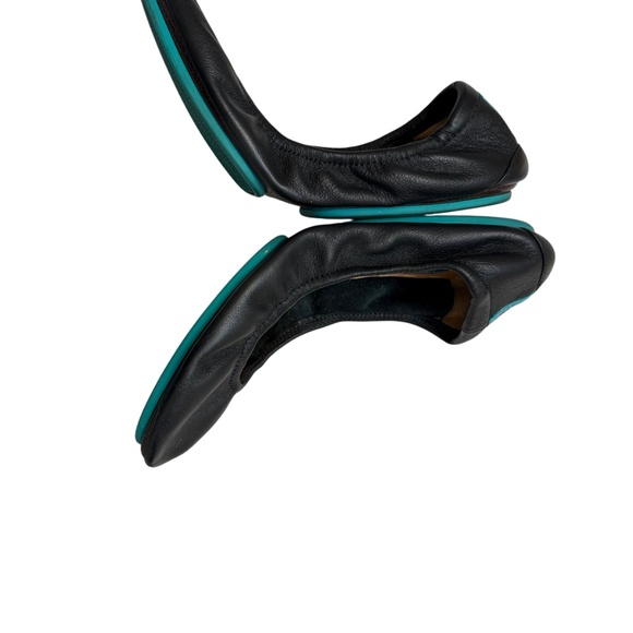 Tieks black leather flats shoes size 7 - Picture 2 of 7